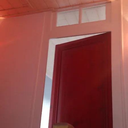Hébergement de vacances La Maison Rouge Wifi Terrasse En Plein Village Préfailles