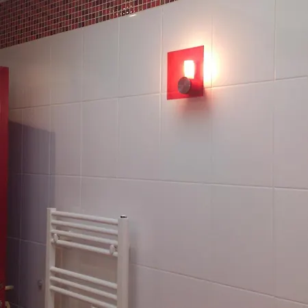 La Maison Rouge Wifi Terrasse En Plein Village Hébergement de vacances Préfailles