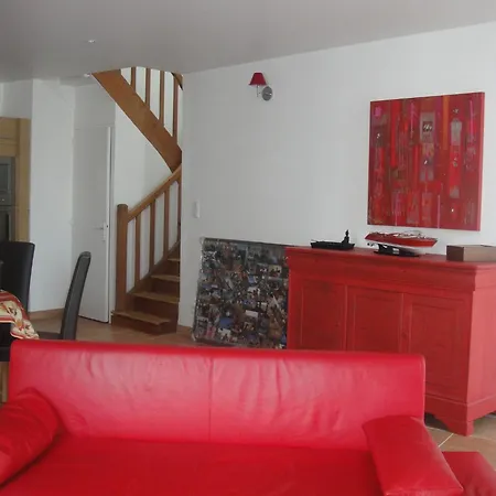 Hébergement de vacances La Maison Rouge Wifi Terrasse En Plein Village Préfailles